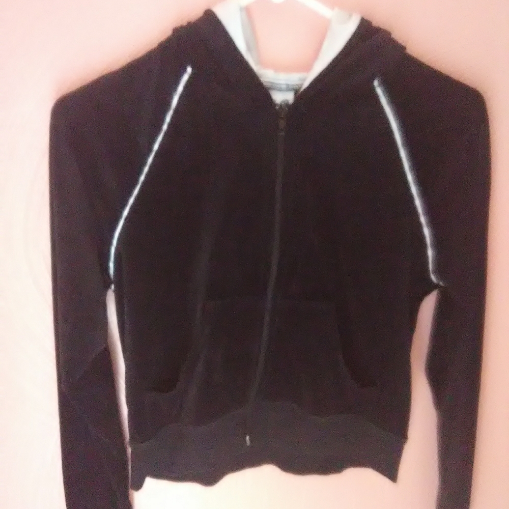 Miken hoodie for young girl.